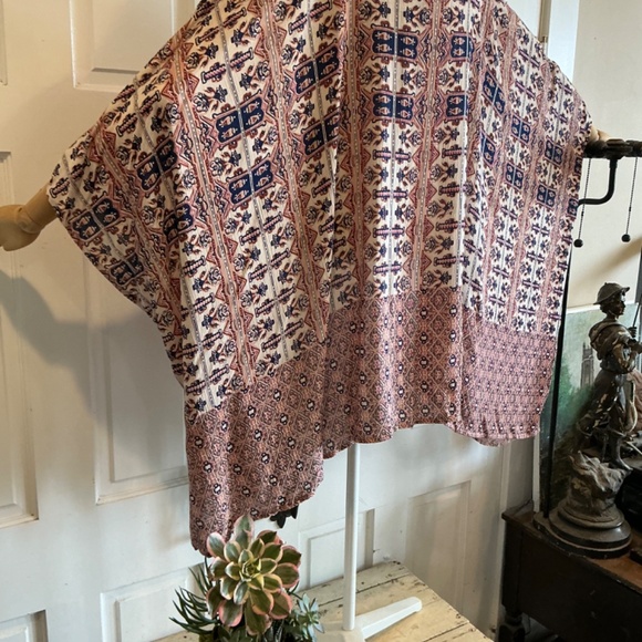 Angie plus size kimono in lovely colors - Picture 2 of 5